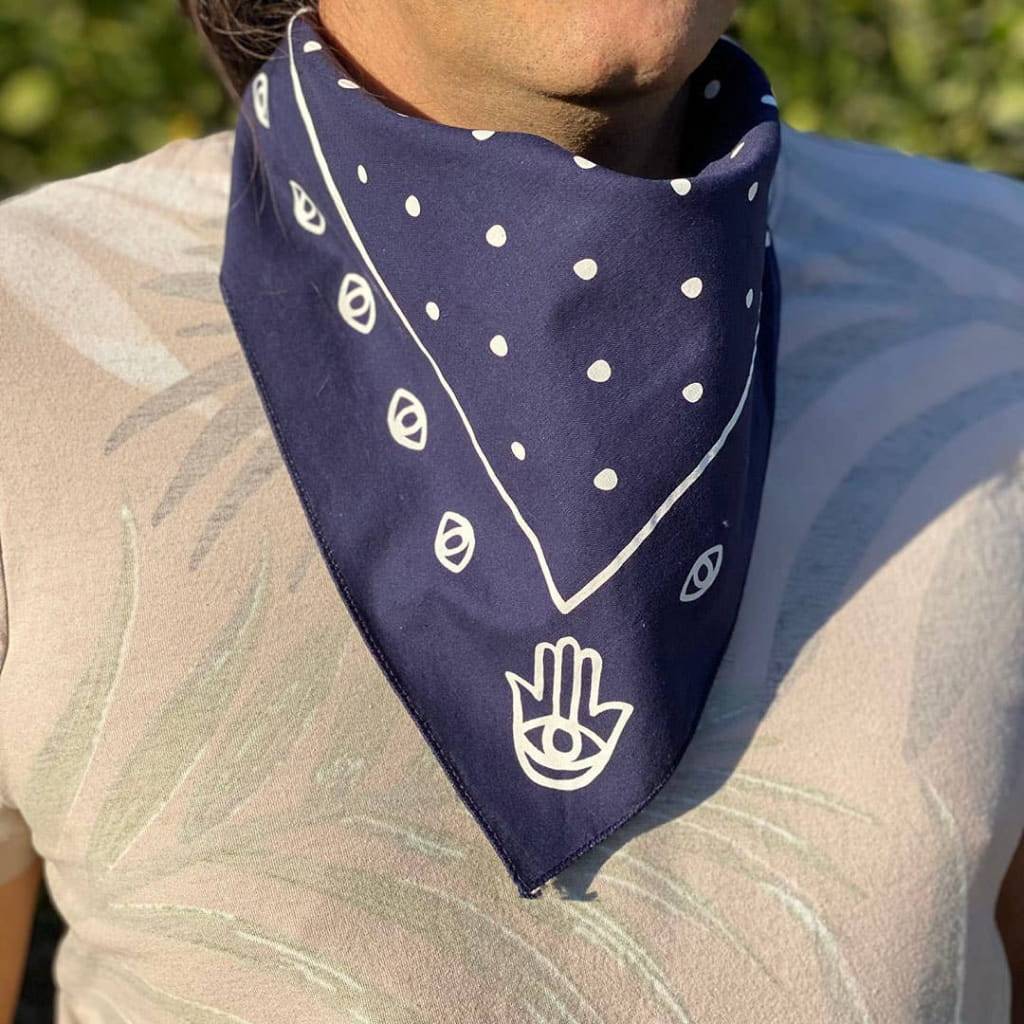 <h1>Hamsa & Dots Navy Bandana</h1> Hamsa & Dots Navy Bandana