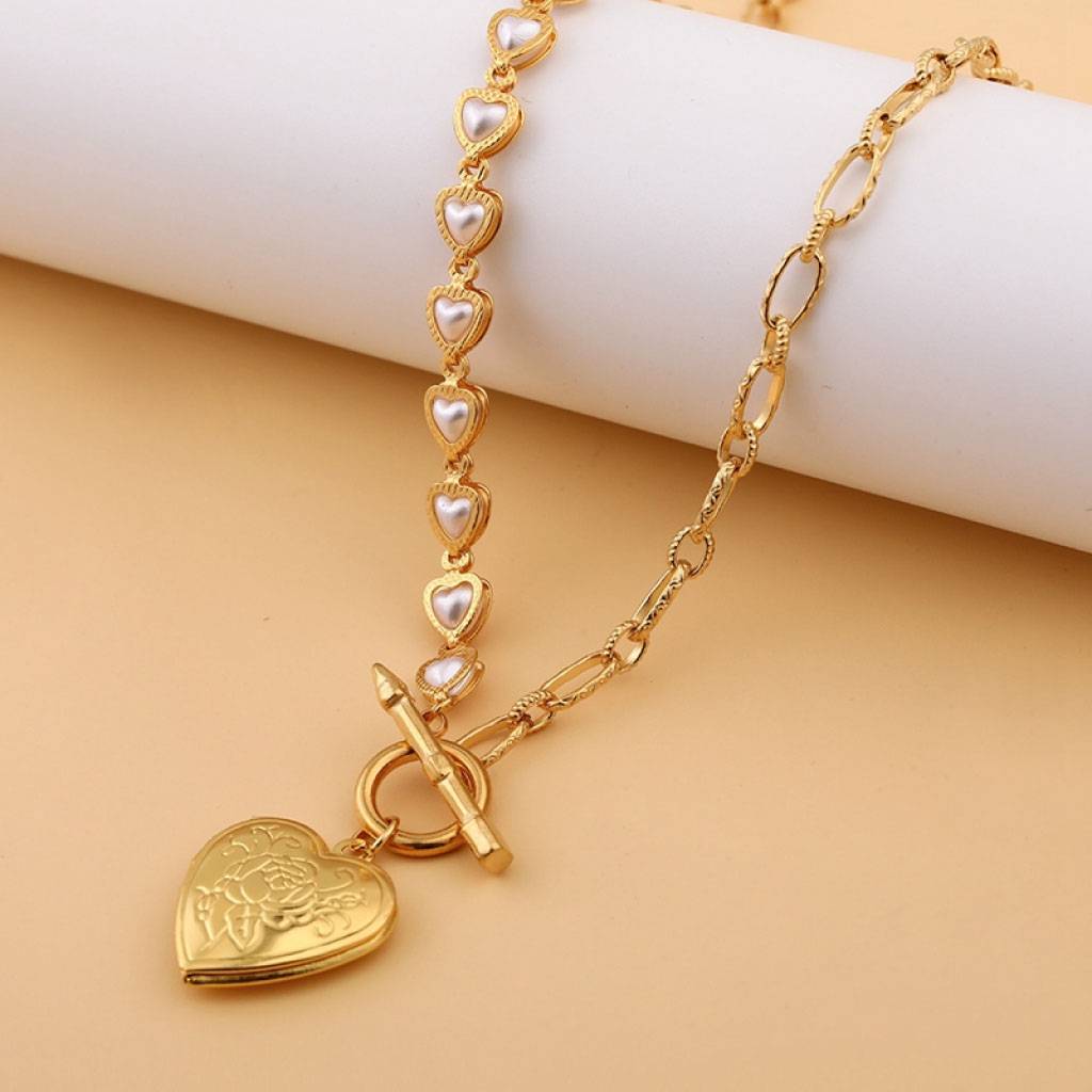 <h1>Gold Heart Pendant Necklace Fashion</h1> Gold Heart Pendant Necklace Fashion