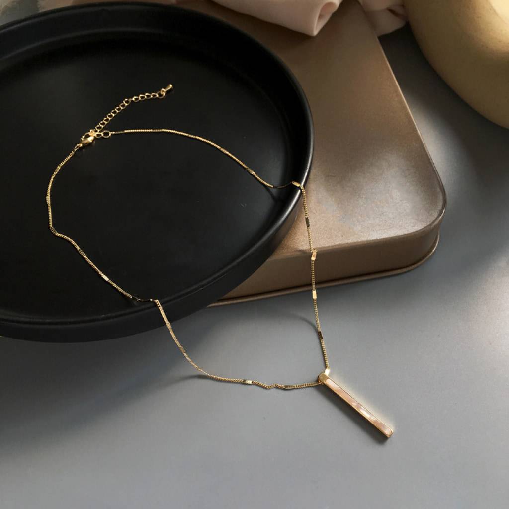 <h1>Minimalistic Pendant Necklace Fashion</h1> Minimalistic Pendant Necklace Fashion