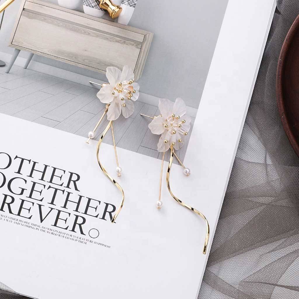 <h1>Six Petal Flower Stud Earrings Fashion</h1> Six Petal Flower Stud Earrings Fashion