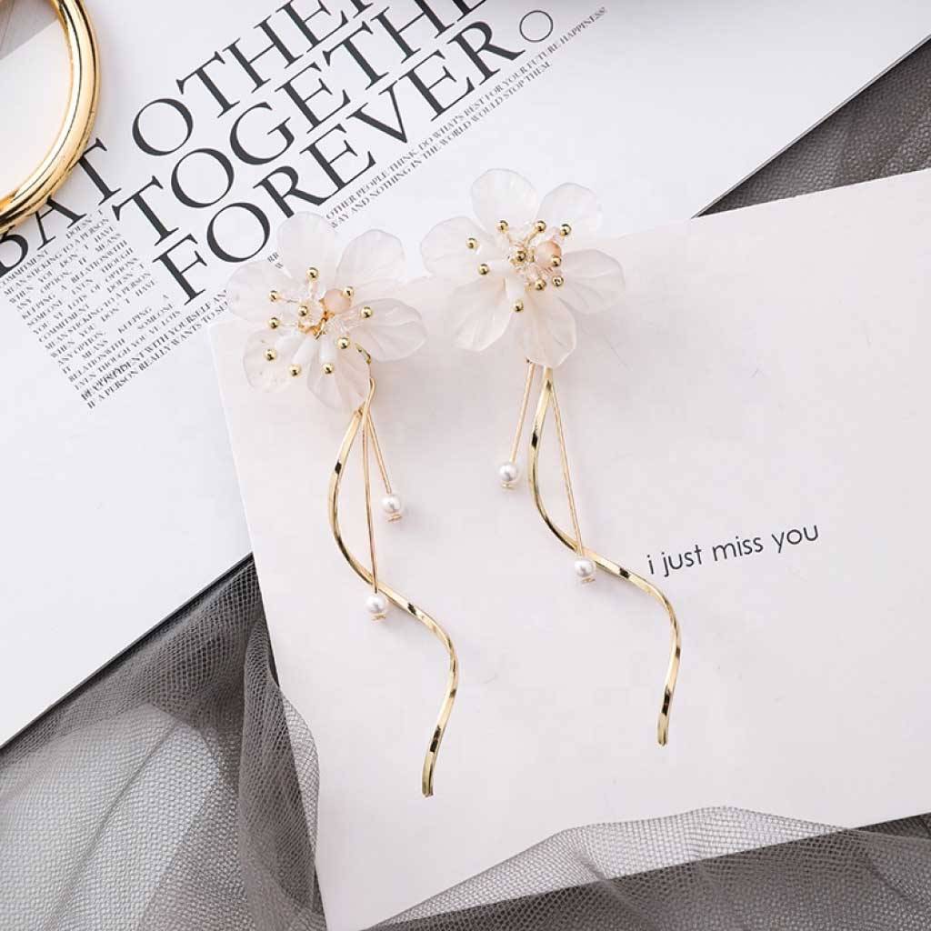 <h1>Six Petal Flower Stud Earrings Fashion</h1> Six Petal Flower Stud Earrings Fashion