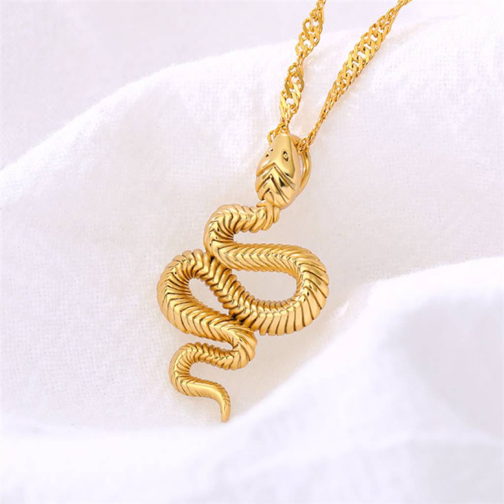 <h1>Snake Shaped Pendant Necklace Fashion</h1> Snake Shaped Pendant Necklace Fashion