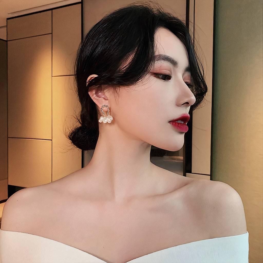 <h1>Vintage Pearl Decorated Earrings Fashion</h1> Vintage Pearl Decorated Earrings Fashion